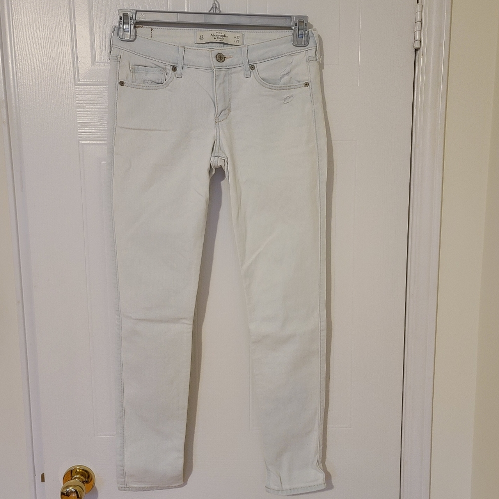 Abercrombie & Fitch Skinny Jeans. Light Washed. 4 Short or W27, L29.